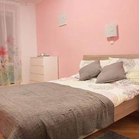 Daire Apartament Milena *